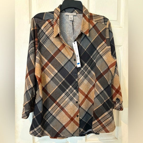 By Design NWT Plaid Soft Knit Blouse With Mid Length Roll Tab Sleeves - Picture 1 of 7